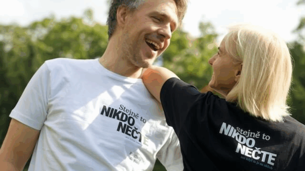 Kampaň Stejně to nikdo nečte spolku Programy do voleb