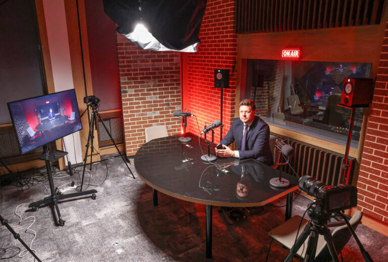 Echo Prime, Pavel Štrunc, studio