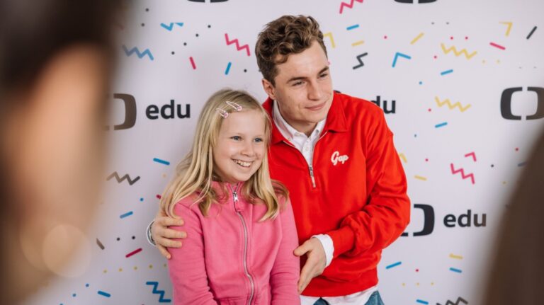 Tančí celá škola