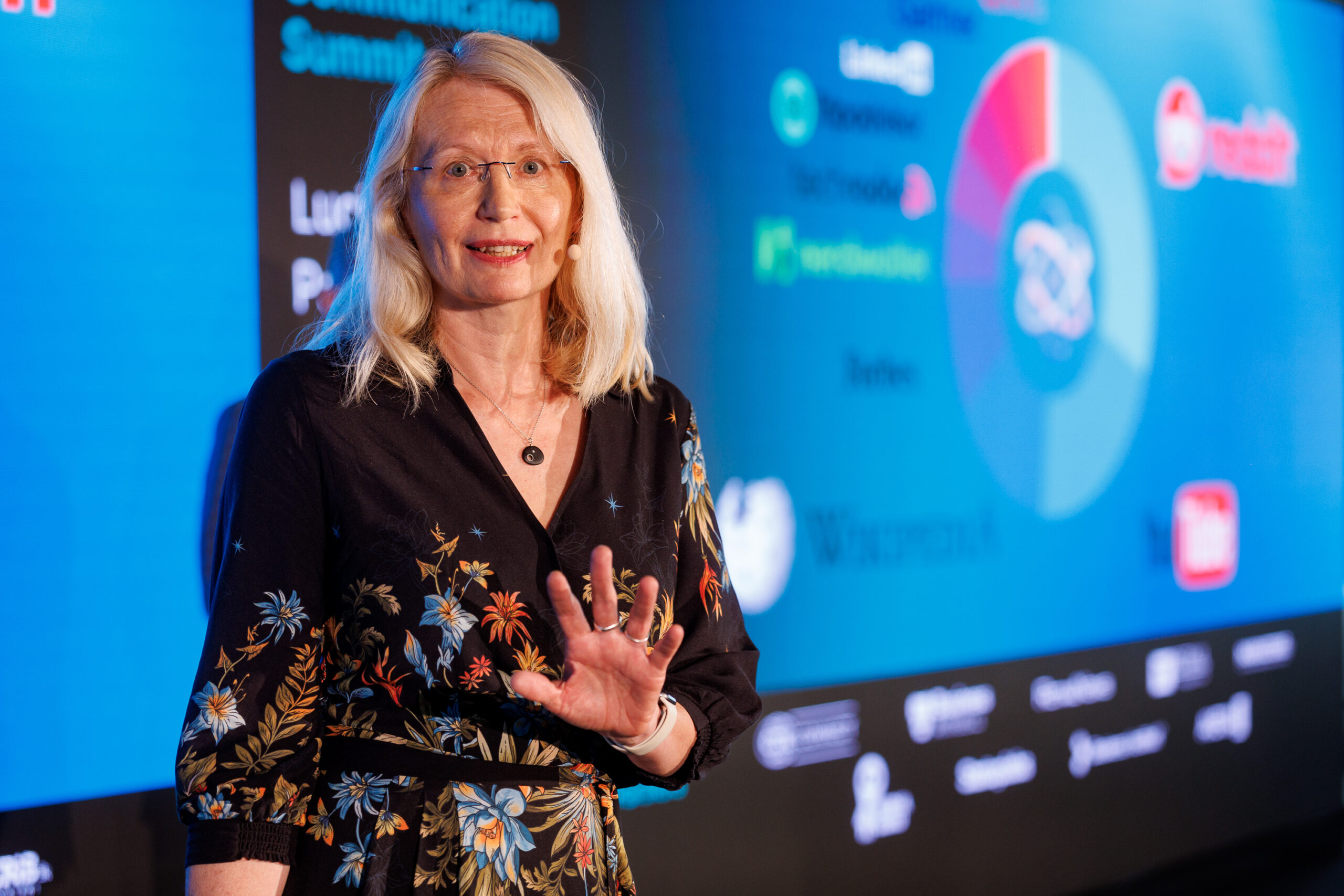 Lucie Geislerová hovořící o proměně digitální reputace v době AI na Communication summit 2026